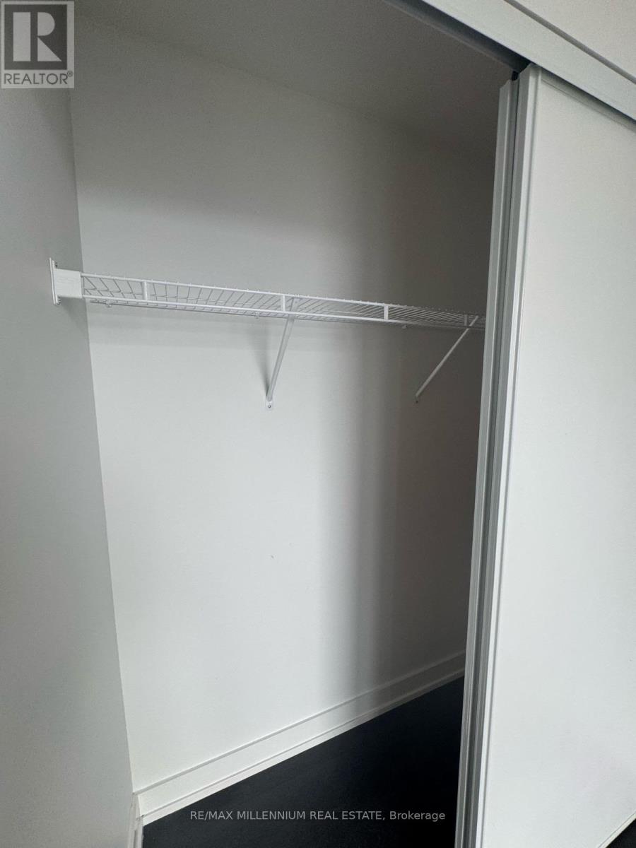 602 - 225 Veterans Drive, Brampton, Ontario  L7A 5L7 - Photo 5 - W12773906