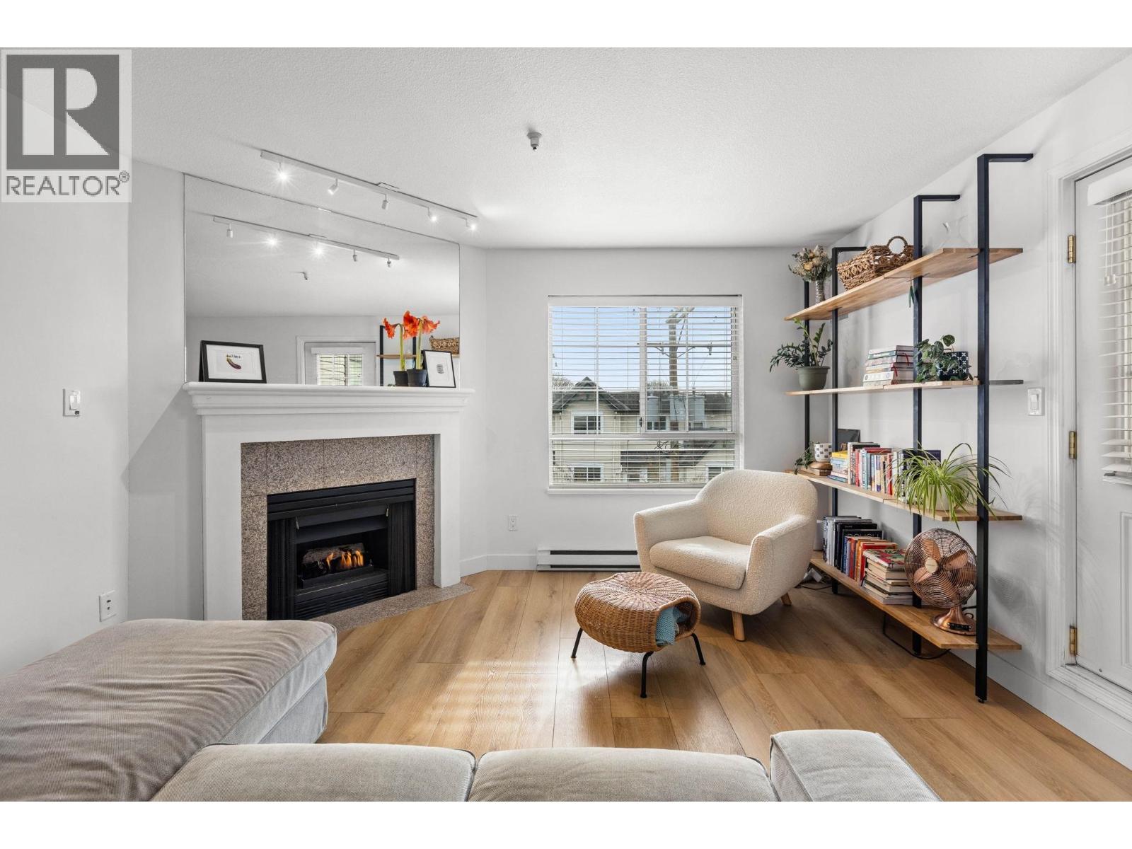 407 1950 E 11th Avenue, Vancouver, British Columbia  V5N 1Z2 - Photo 3 - R3087864