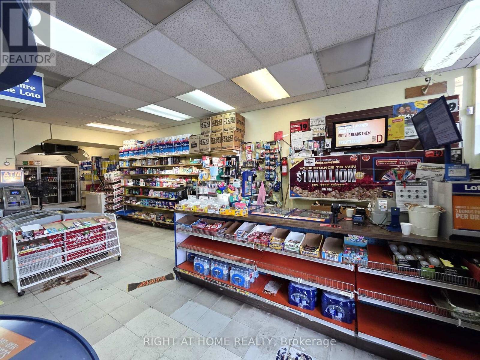 315 Barton Street E, Hamilton, Ontario  L8L 2X6 - Photo 2 - X12773882