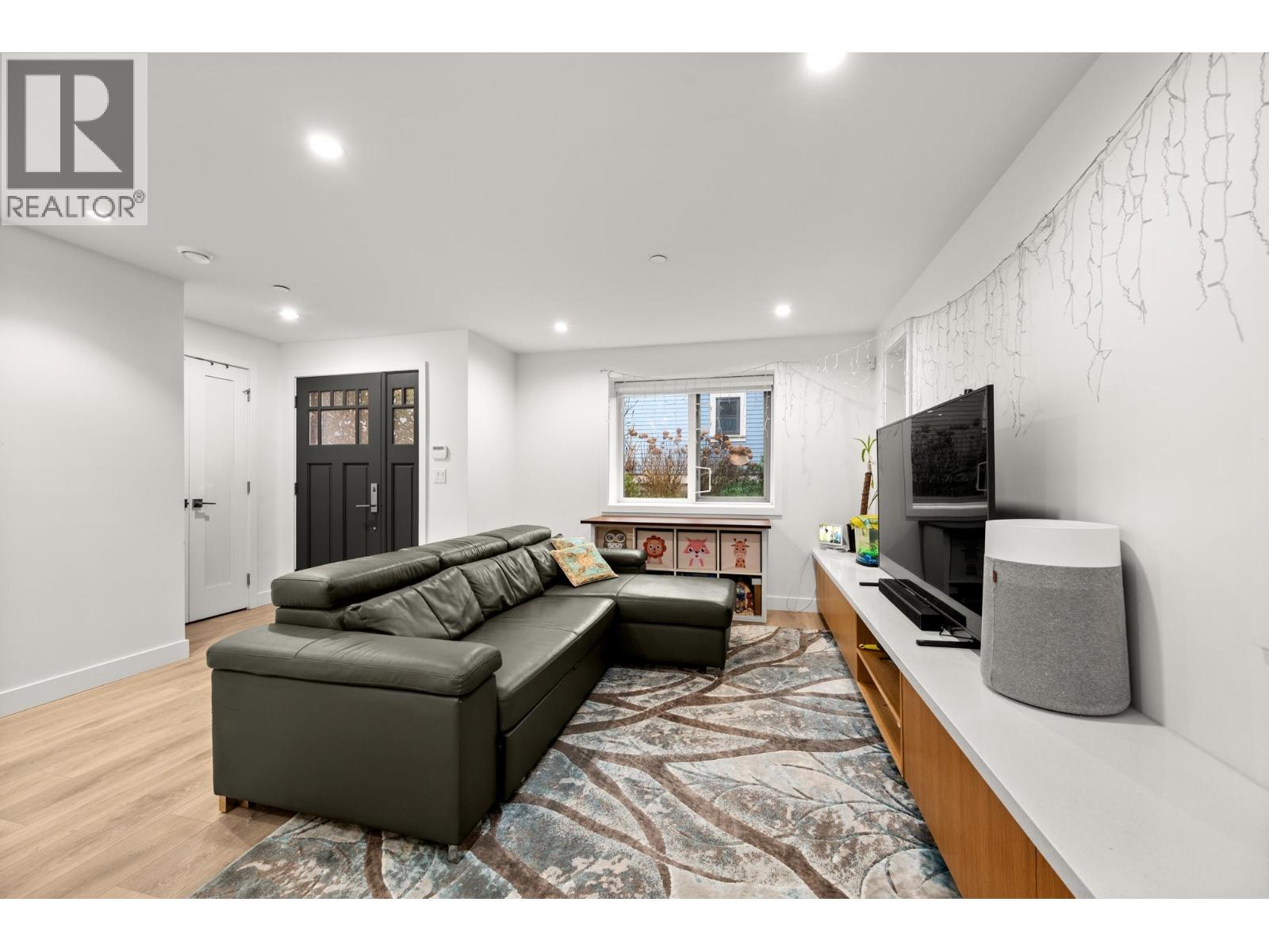 1452 E 20th Avenue, Vancouver, British Columbia  V5N 2K6 - Photo 4 - R3086551