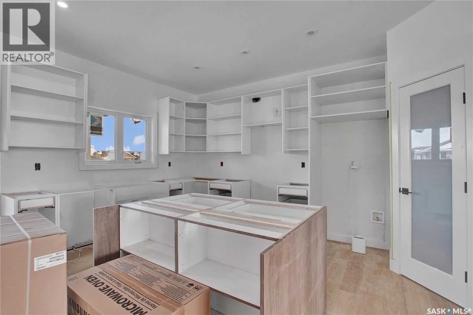 722 Casper Crescent, Warman, Saskatchewan  S0K 4S4 - Photo 3 - SK028128