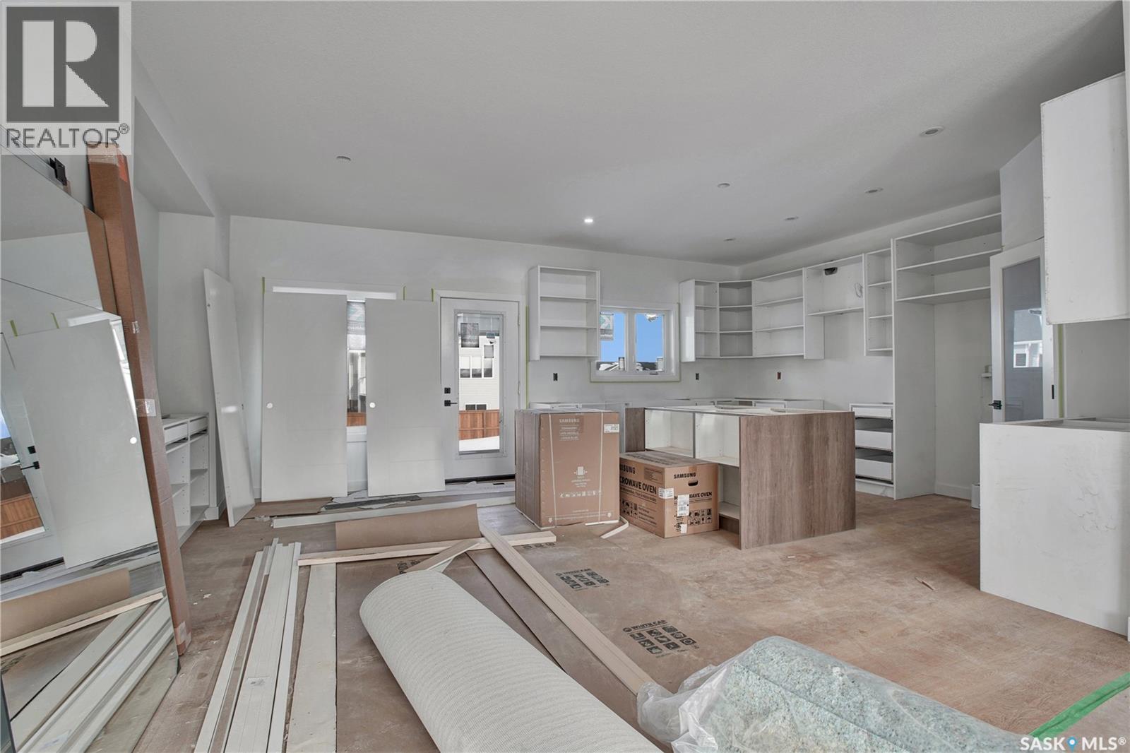 722 Casper Crescent, Warman, Saskatchewan  S0K 4S4 - Photo 4 - SK028128