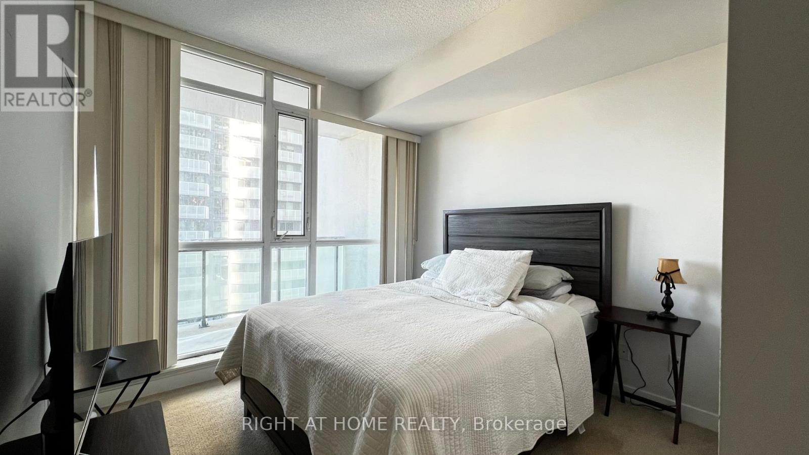 1101 - 4070 Confederation Parkway, Mississauga (Creditview), Ontario  L5B 0E9 - Photo 5 - W12743490