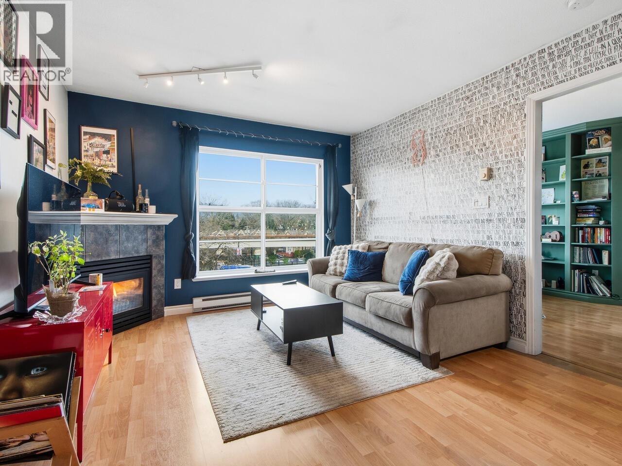 404 1688 E 8th Avenue, Vancouver, British Columbia  V5N 1T5 - Photo 1 - R3088312