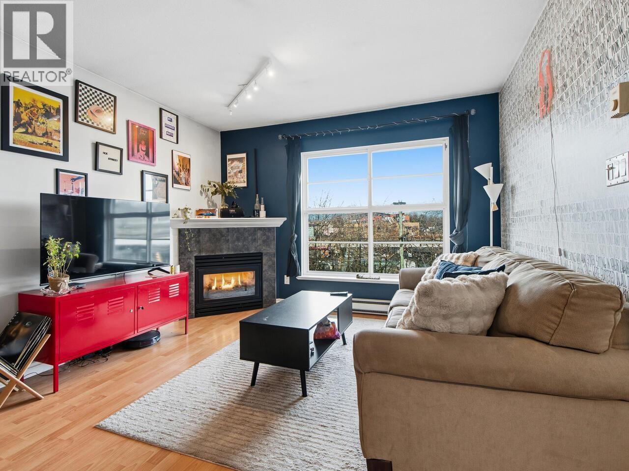 404 1688 E 8th Avenue, Vancouver, British Columbia  V5N 1T5 - Photo 3 - R3088312