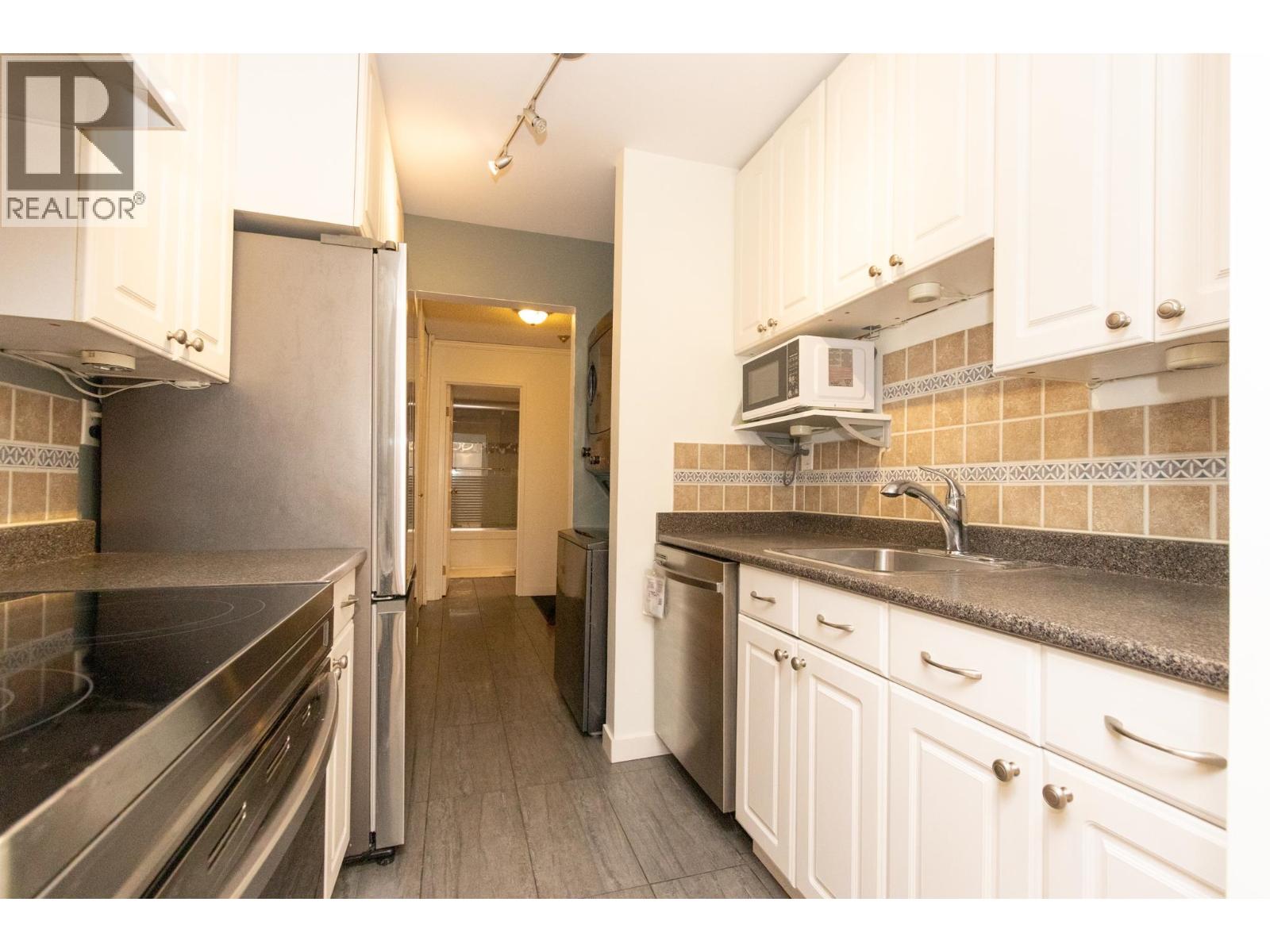 209 9880 Manchester Drive, Burnaby, British Columbia  V3N 4R3 - Photo 12 - R3088329