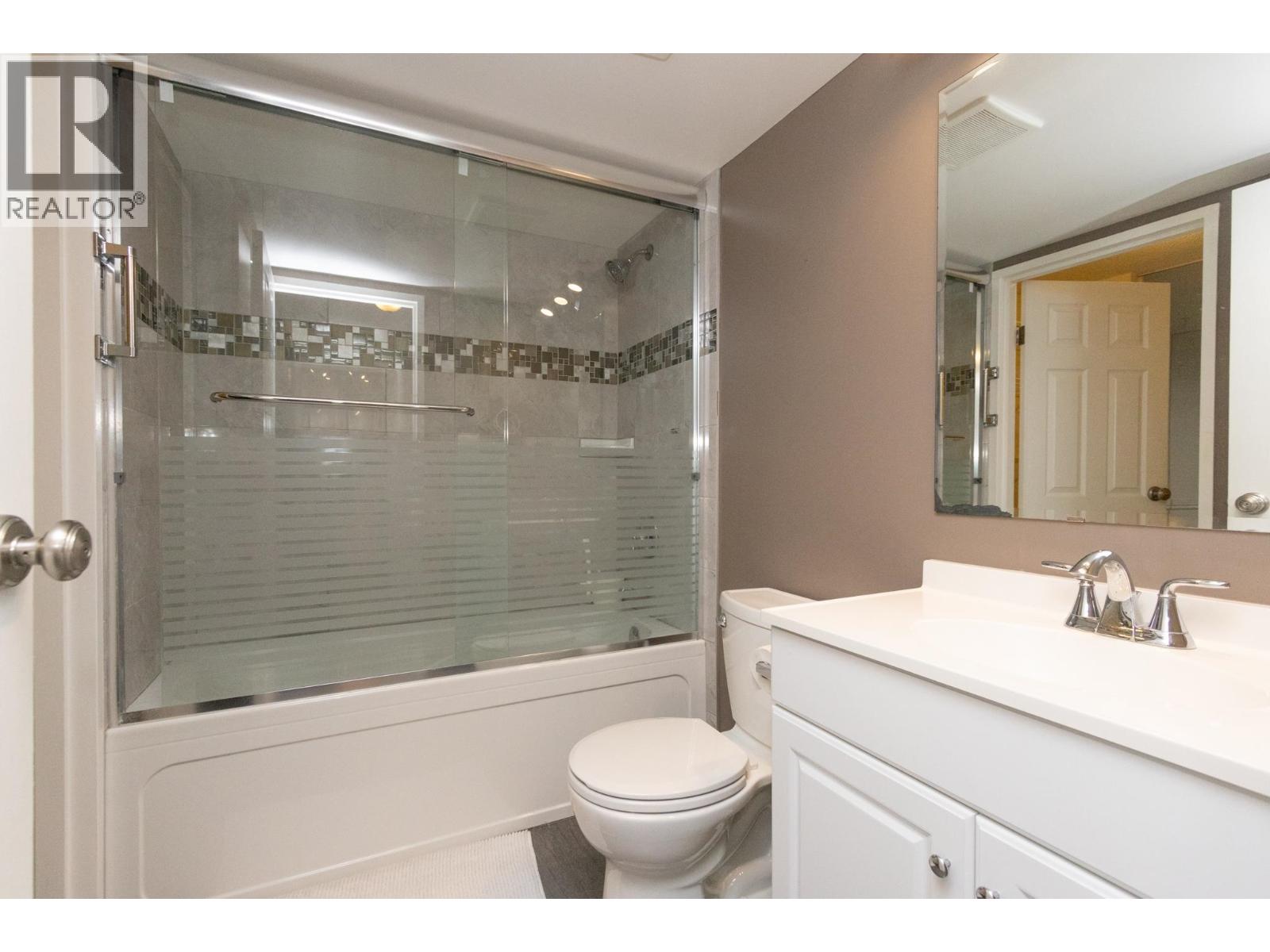 209 9880 Manchester Drive, Burnaby, British Columbia  V3N 4R3 - Photo 4 - R3088329