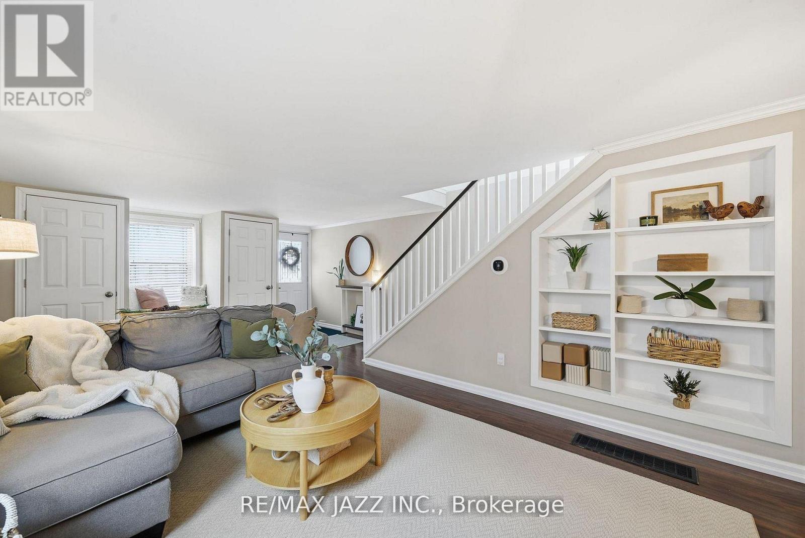 922 Byron Street S, Whitby, Ontario  L1N 4R9 - Photo 6 - E12773784