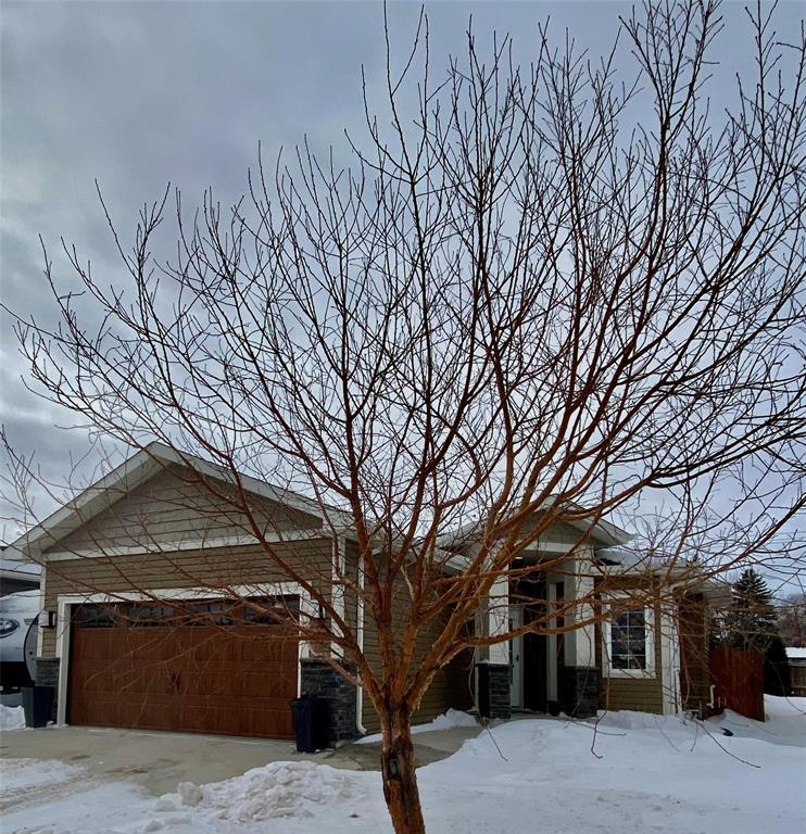 12 Bristol Drive, Steinbach, Manitoba  R5G 0Z9 - Photo 0 - 202602303