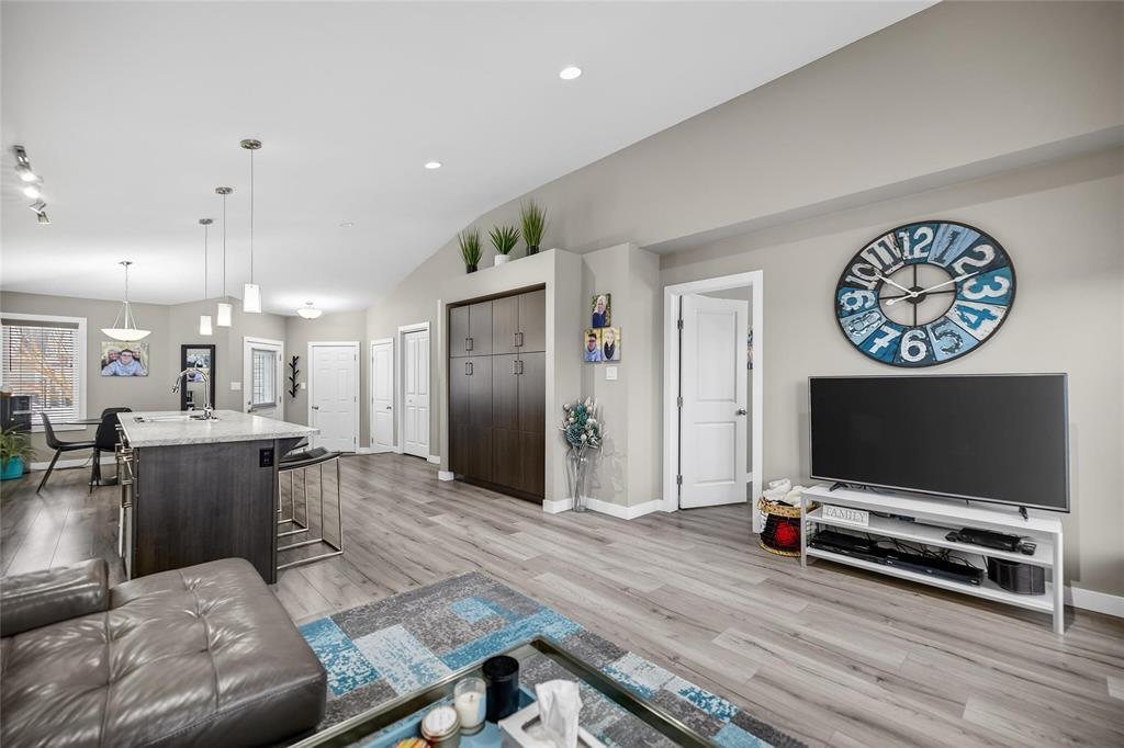 12 Bristol Drive, Steinbach, Manitoba  R5G 0Z9 - Photo 10 - 202602303