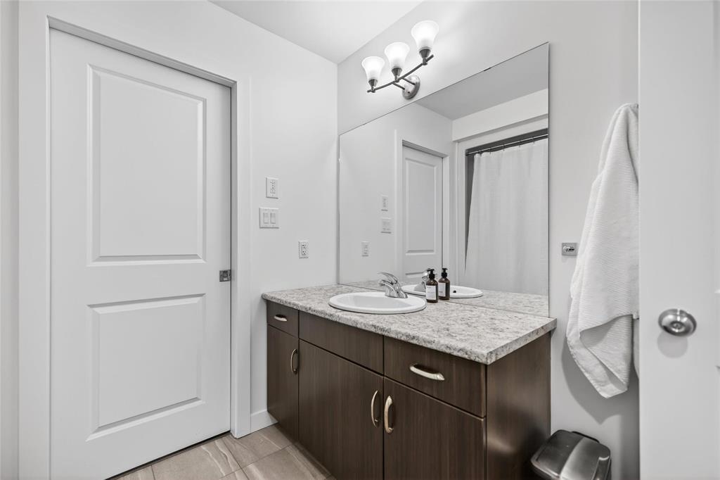 12 Bristol Drive, Steinbach, Manitoba  R5G 0Z9 - Photo 12 - 202602303