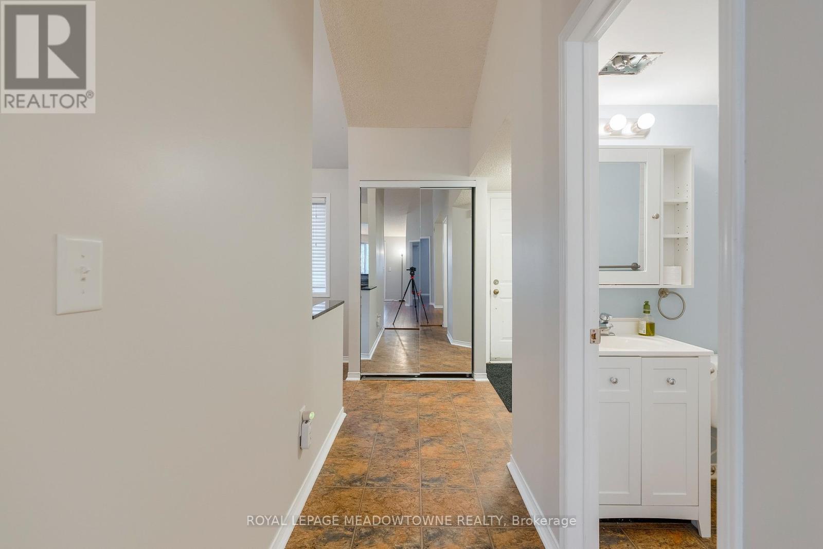 197 - 103 Bristol Road, Mississauga, Ontario  L4Z 3P4 - Photo 11 - W12773950