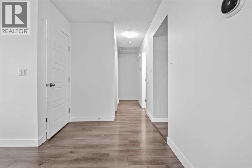 263 Doverview Crescent Se, Calgary, Alberta  T2B 1Y7 - Photo 10 - A2274126