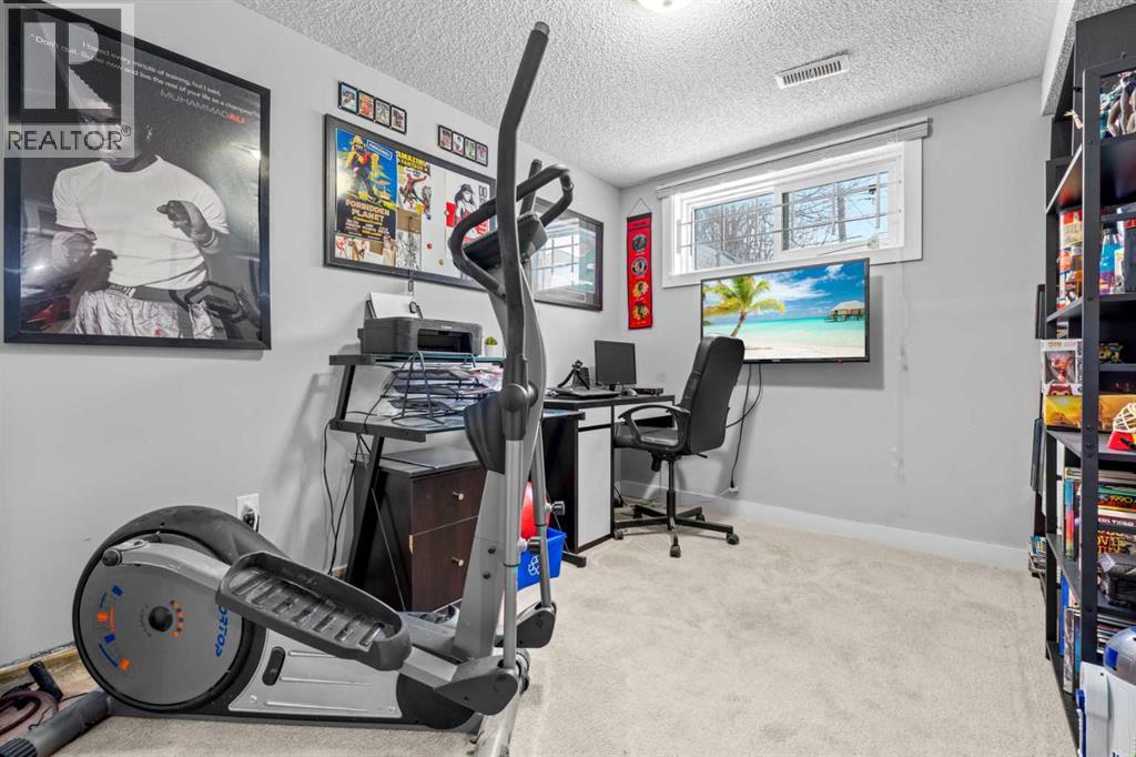 263 Doverview Crescent Se, Calgary, Alberta  T2B 1Y7 - Photo 33 - A2274126