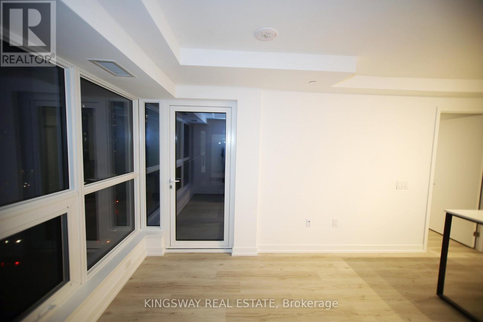 418 - 395 Square One Dr Drive, Mississauga, Ontario  L5B 0P6 - Photo 14 - W12768982