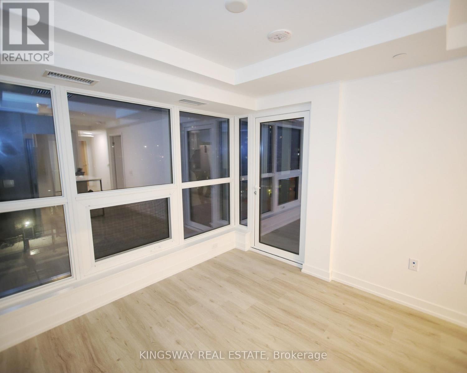 418 - 395 Square One Dr Drive, Mississauga, Ontario  L5B 0P6 - Photo 12 - W12768982