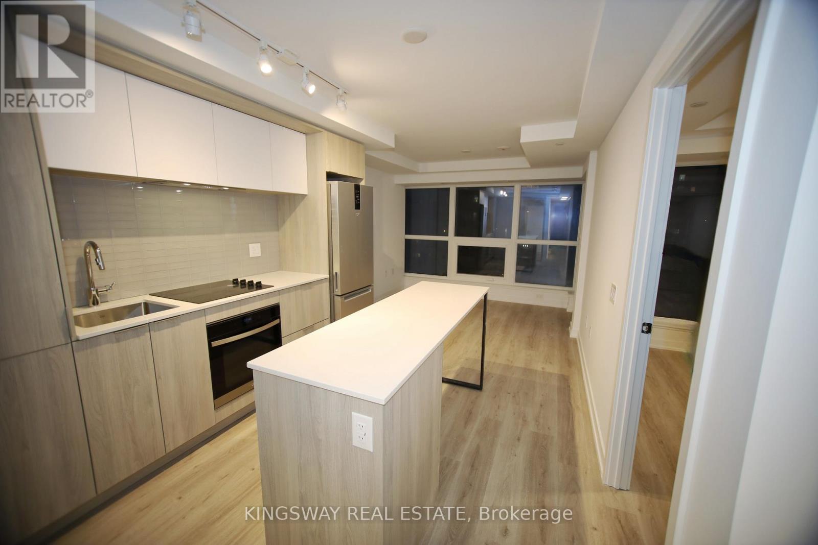 418 - 395 Square One Dr Drive, Mississauga, Ontario  L5B 0P6 - Photo 9 - W12768982