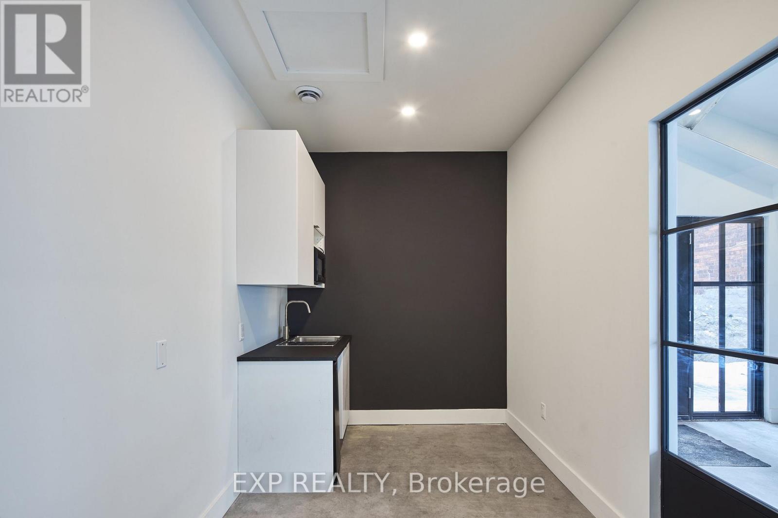 329 Catherine Street, Ottawa, Ontario  K1R 5T4 - Photo 4 - X12770750