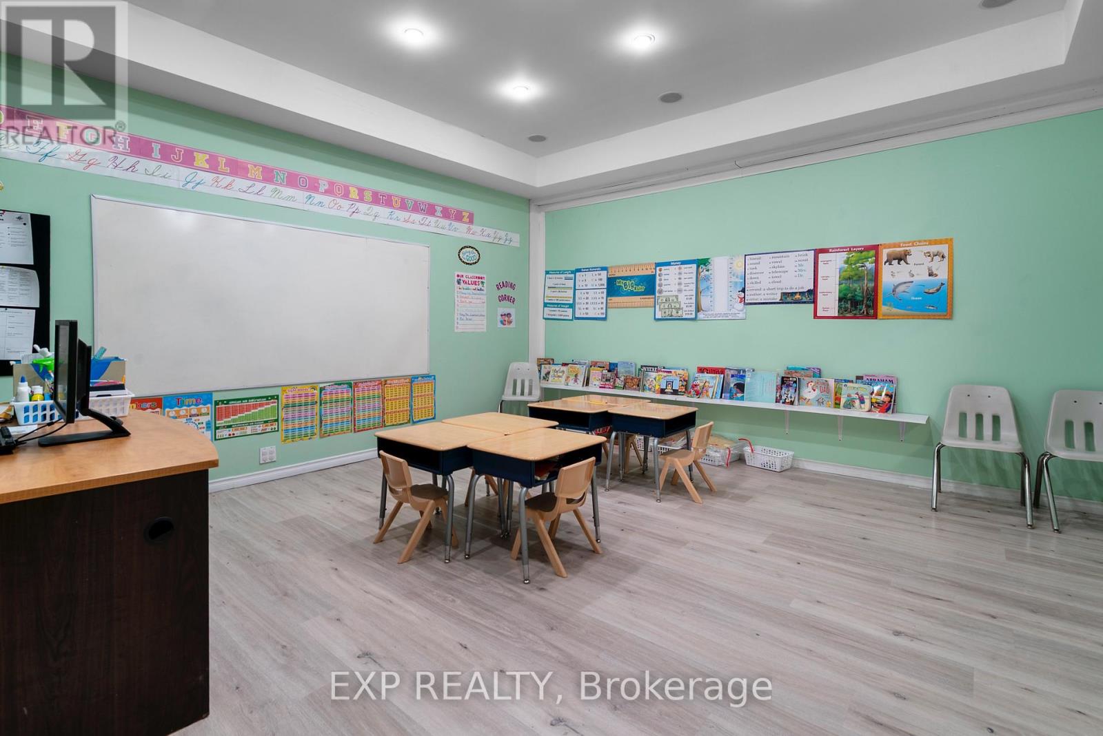 4675 Queen Street, Niagara Falls (Downtown), Ontario  L2E 2L9 - Photo 11 - X12773984