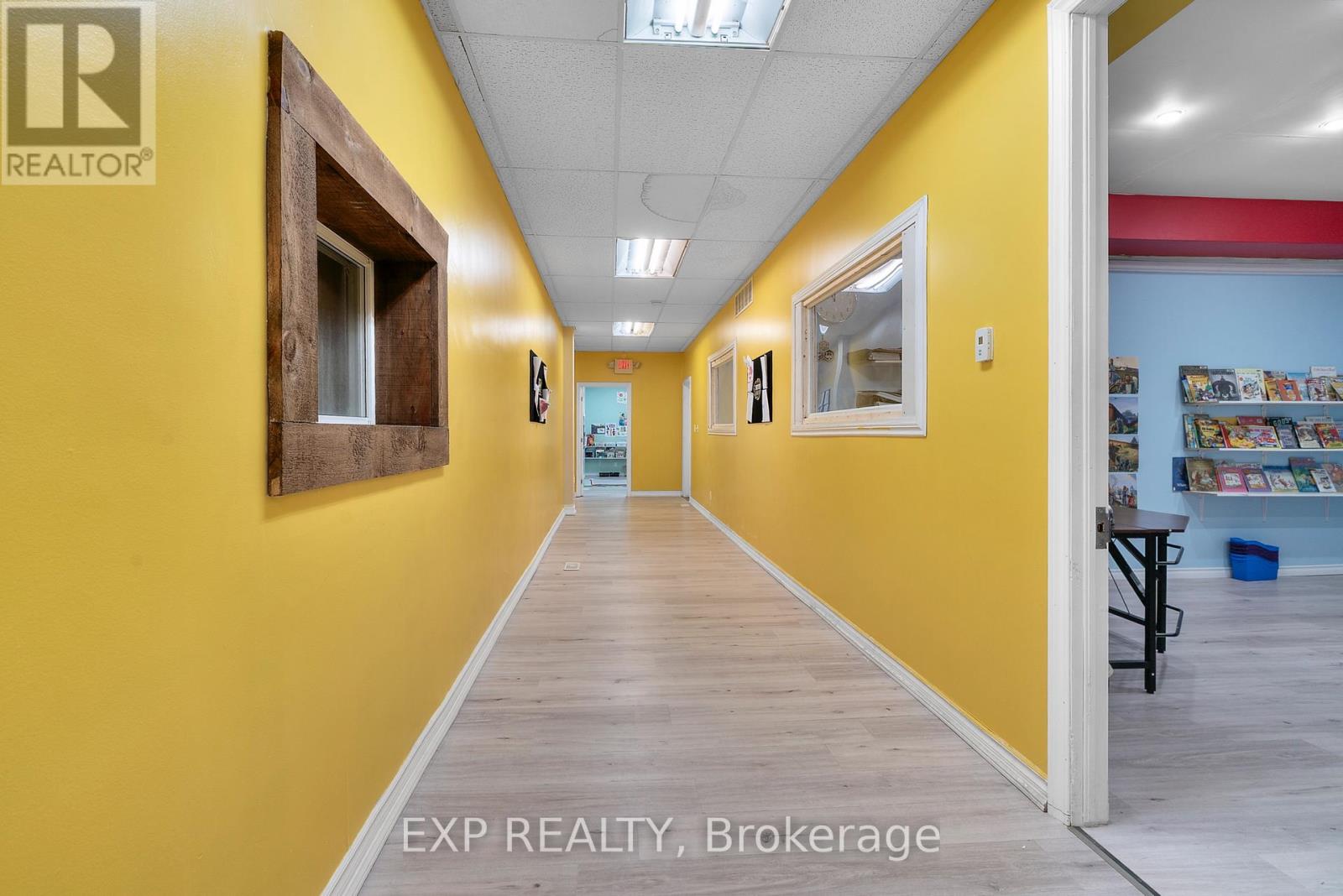 4675 Queen Street, Niagara Falls (Downtown), Ontario  L2E 2L9 - Photo 14 - X12773984