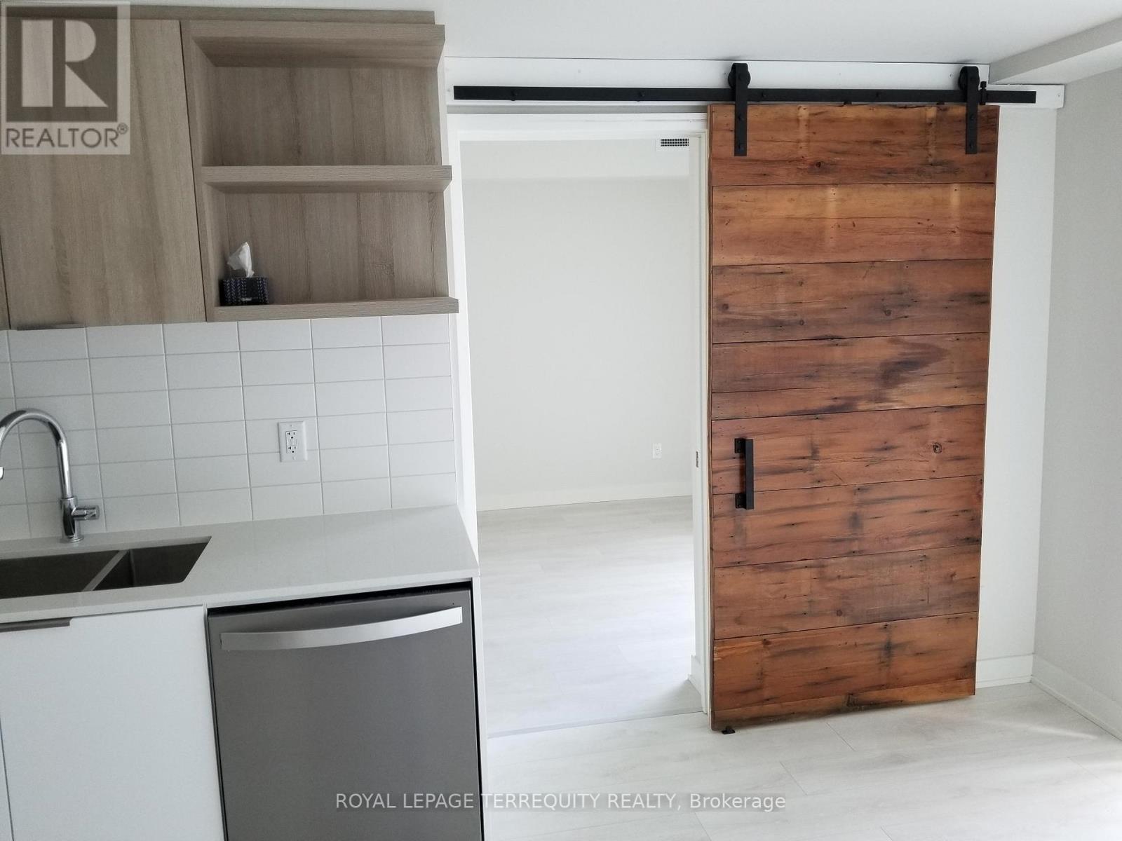 N2808 - 6 Sonic Way, Toronto, Ontario  M3C 0P1 - Photo 3 - C12773970