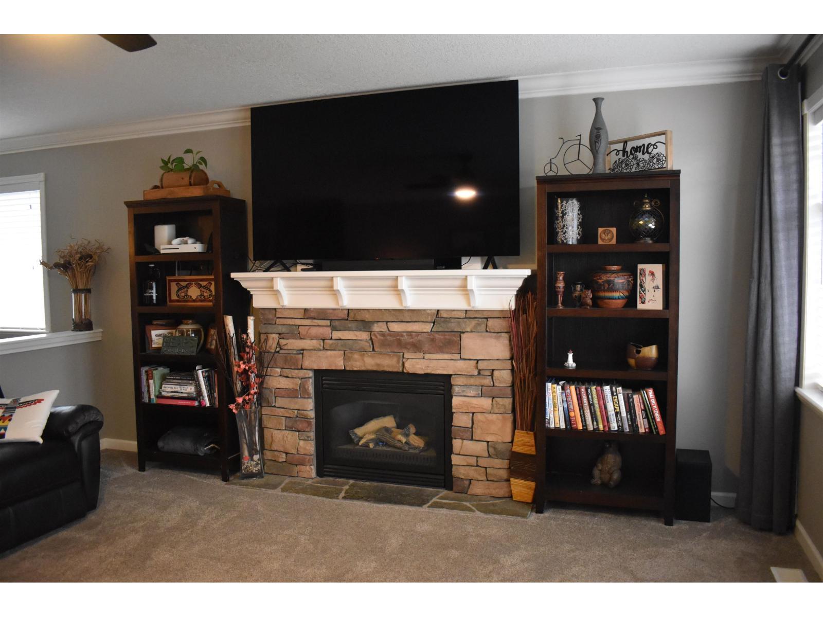 32997 Desbrisay Avenue, Mission, British Columbia  V2V 7R6 - Photo 9 - R3087635