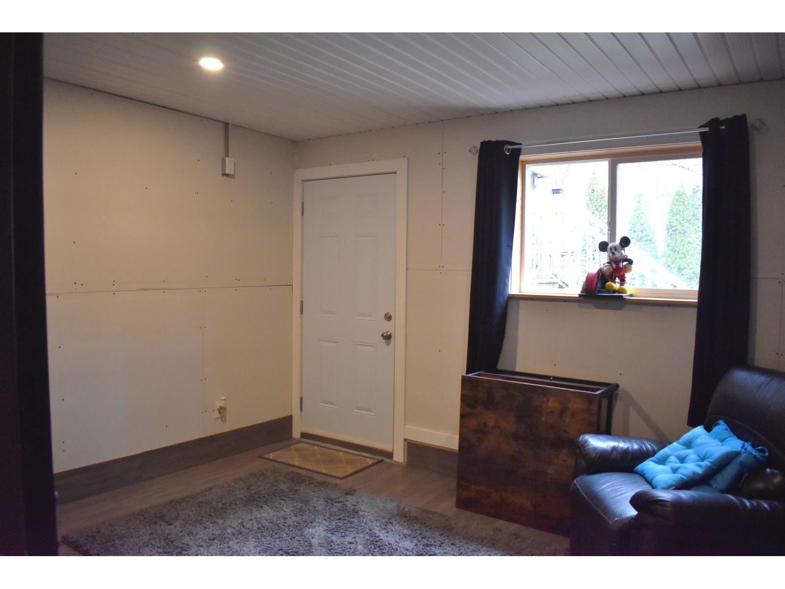 32997 Desbrisay Avenue, Mission, British Columbia  V2V 7R6 - Photo 24 - R3087635