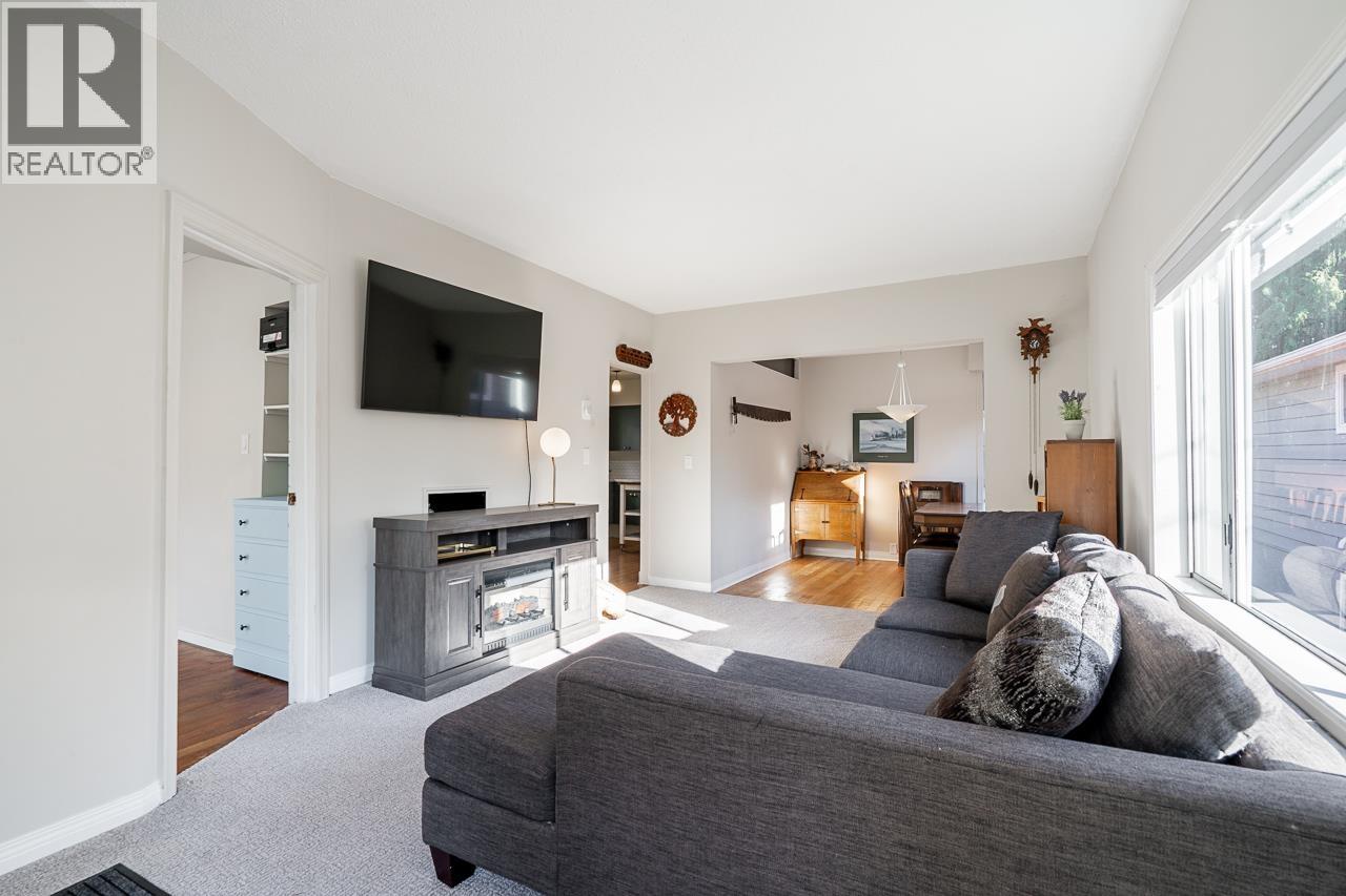 3446 Church Street, North Vancouver, British Columbia  V7K 2L4 - Photo 8 - R3087994