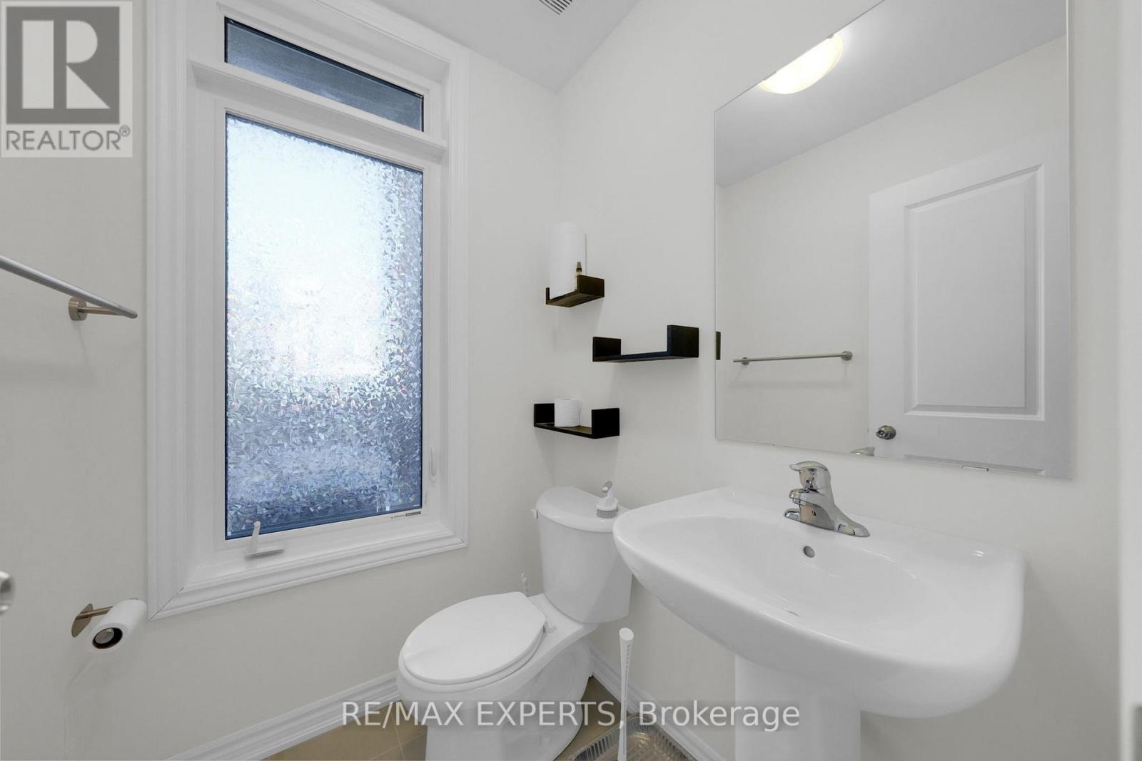 16 Griffith Street, Aurora, Ontario  L4G 7B6 - Photo 18 - N12774006