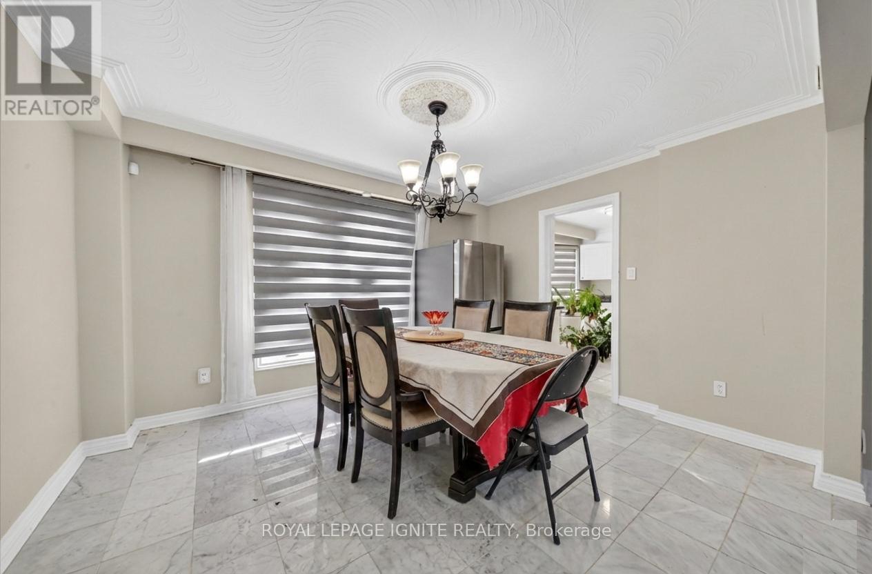 2537 Annelyn Court, Mississauga, Ontario  L5C 2Z7 - Photo 10 - W12773978