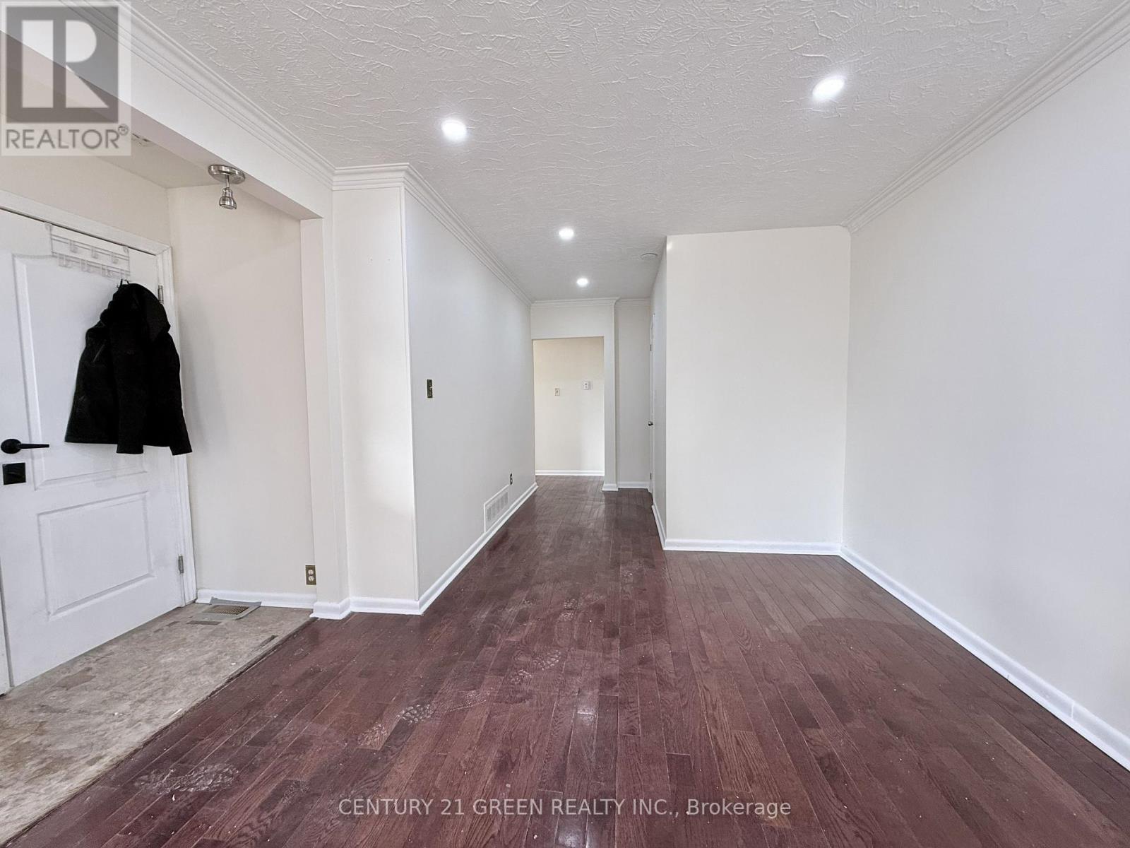 Upper - 40 Sanford Crescent, Brampton, Ontario  L6X 2C3 - Photo 12 - W12773986