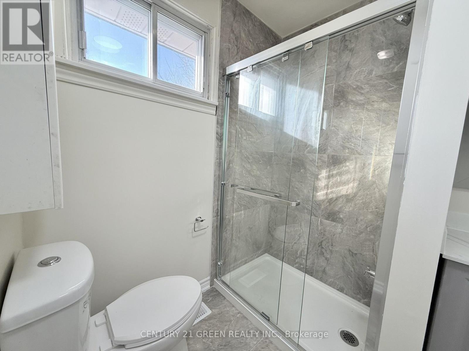 Upper - 40 Sanford Crescent, Brampton, Ontario  L6X 2C3 - Photo 17 - W12773986