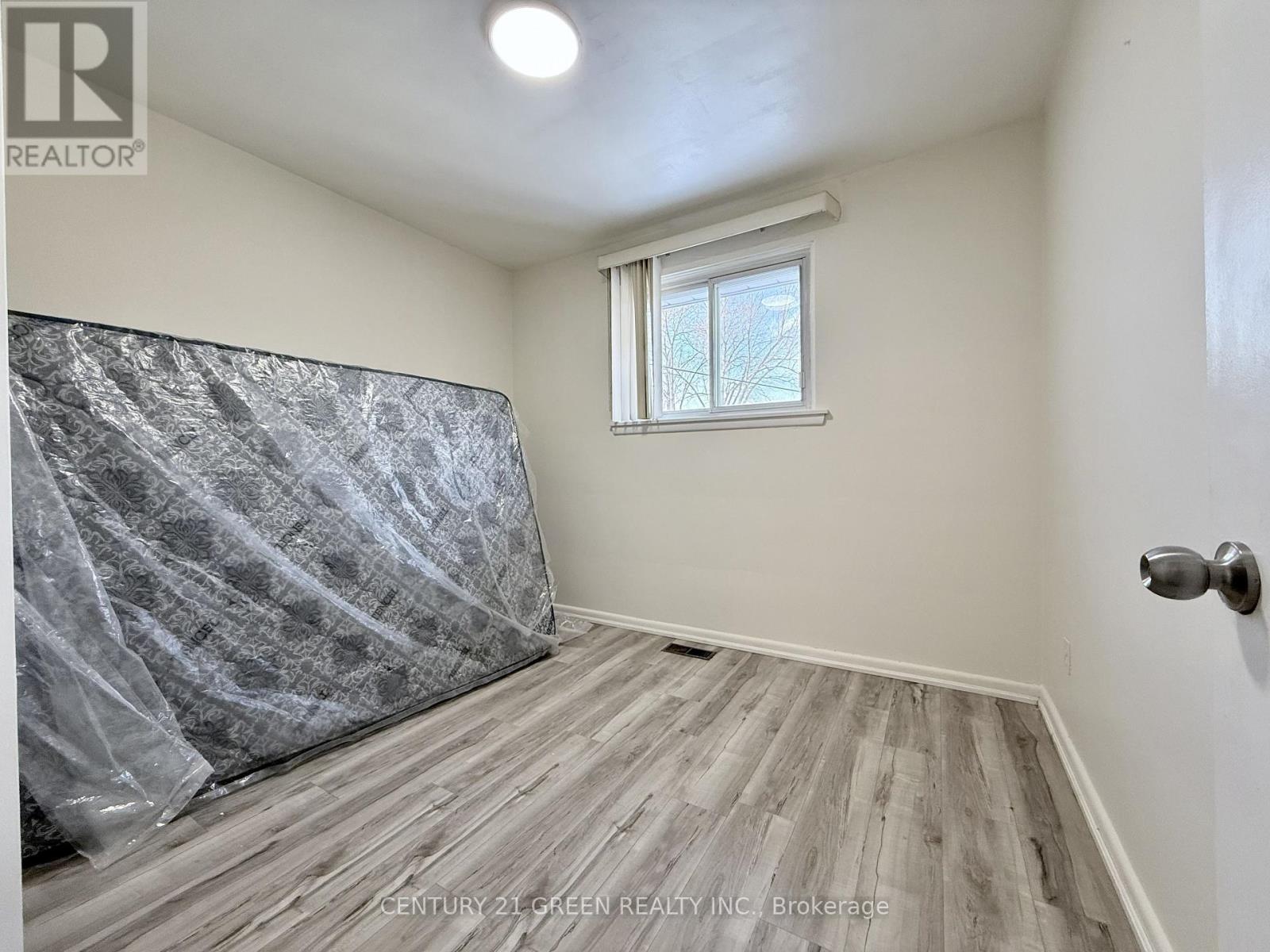 Upper - 40 Sanford Crescent, Brampton, Ontario  L6X 2C3 - Photo 24 - W12773986