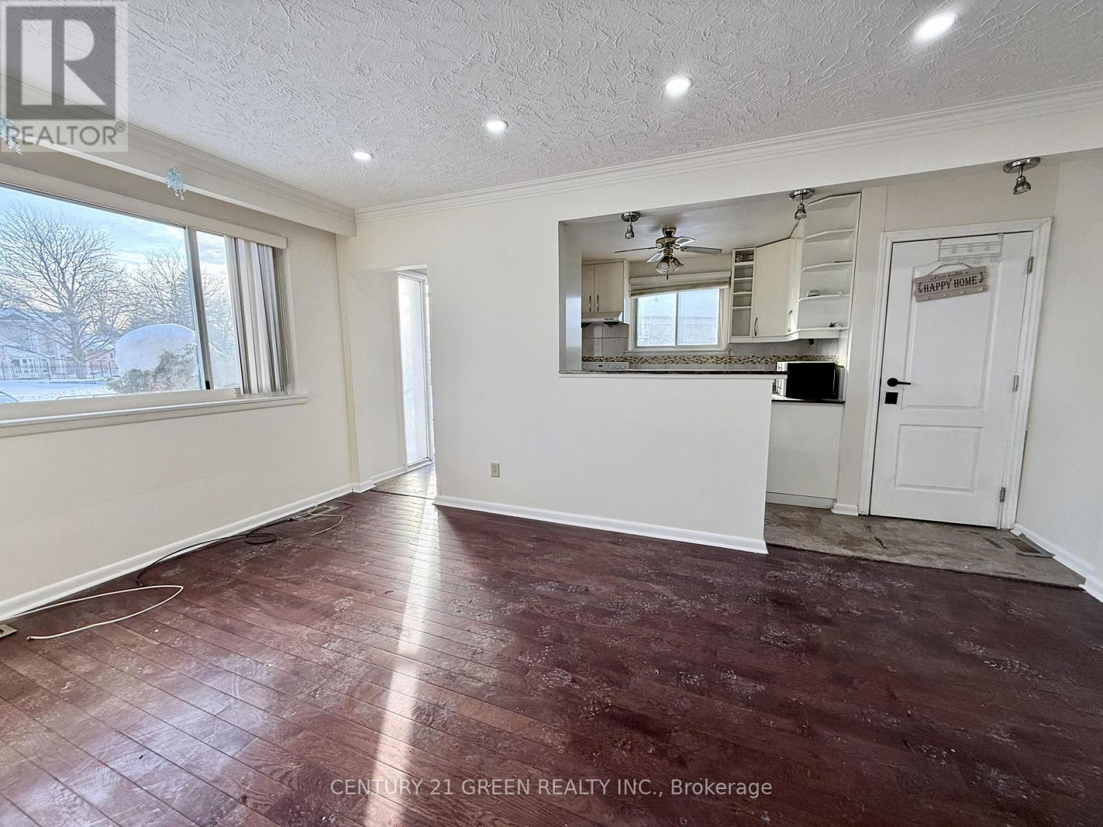 Upper - 40 Sanford Crescent, Brampton, Ontario  L6X 2C3 - Photo 9 - W12773986