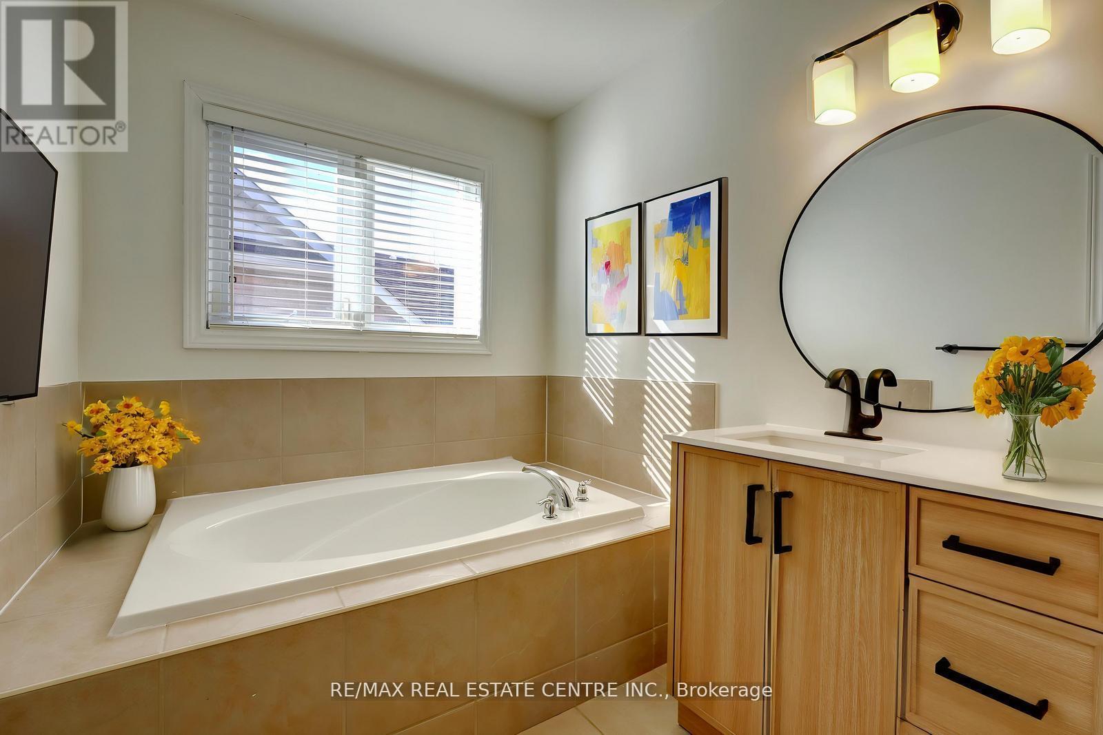 64 Meadowlark Drive, Halton Hills, Ontario  L7G 6N5 - Photo 17 - W12774002