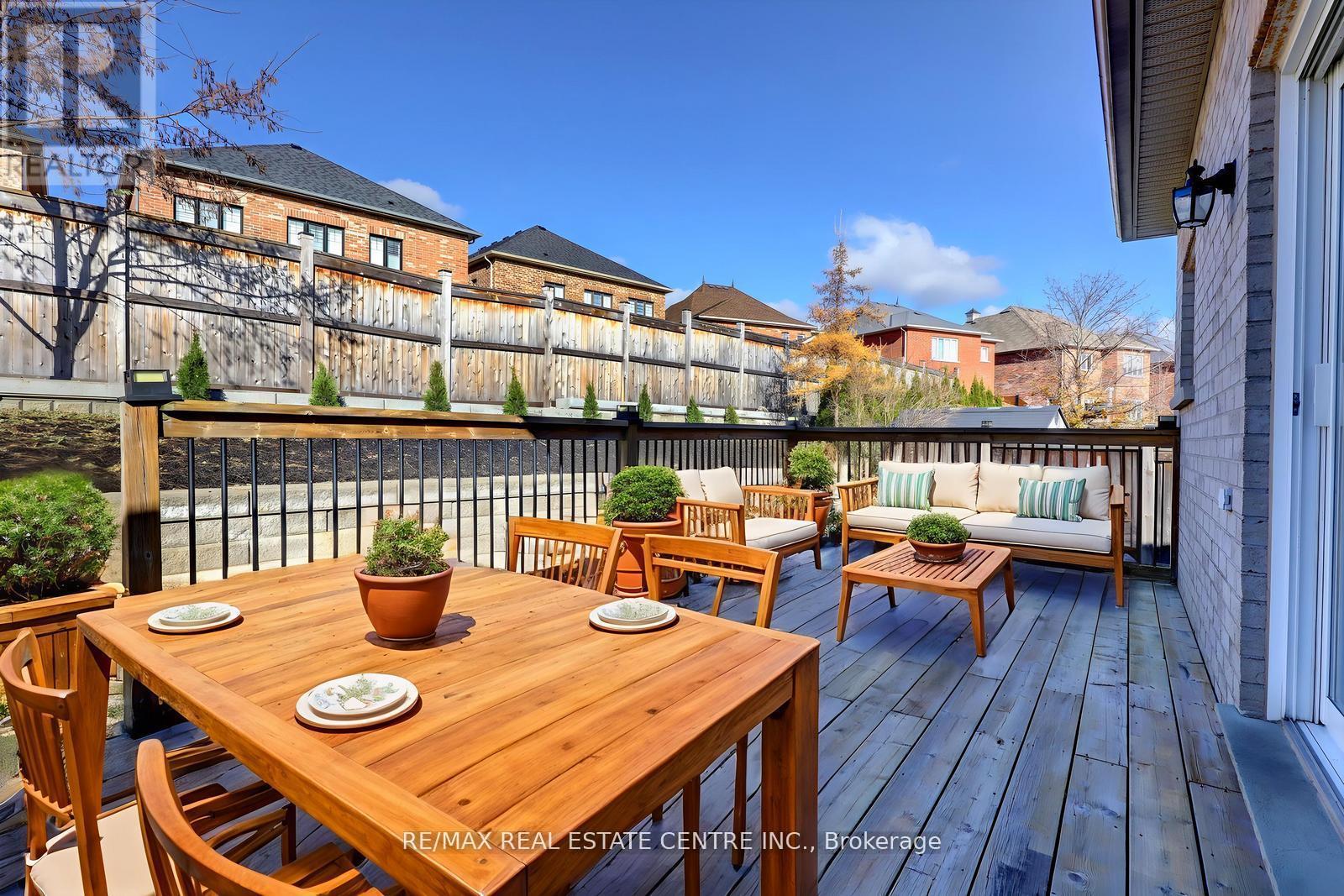 64 Meadowlark Drive, Halton Hills, Ontario  L7G 6N5 - Photo 18 - W12774002