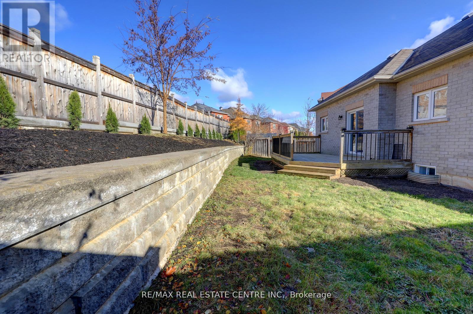 64 Meadowlark Drive, Halton Hills, Ontario  L7G 6N5 - Photo 20 - W12774002