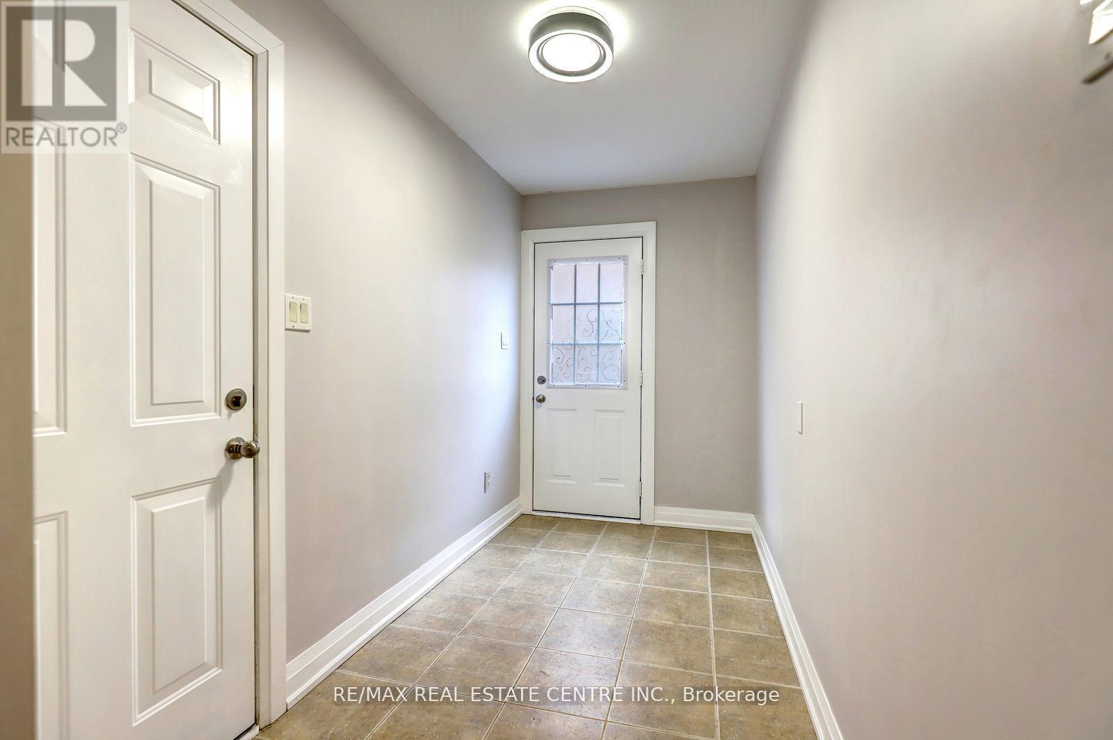 64 Meadowlark Drive, Halton Hills, Ontario  L7G 6N5 - Photo 22 - W12774002