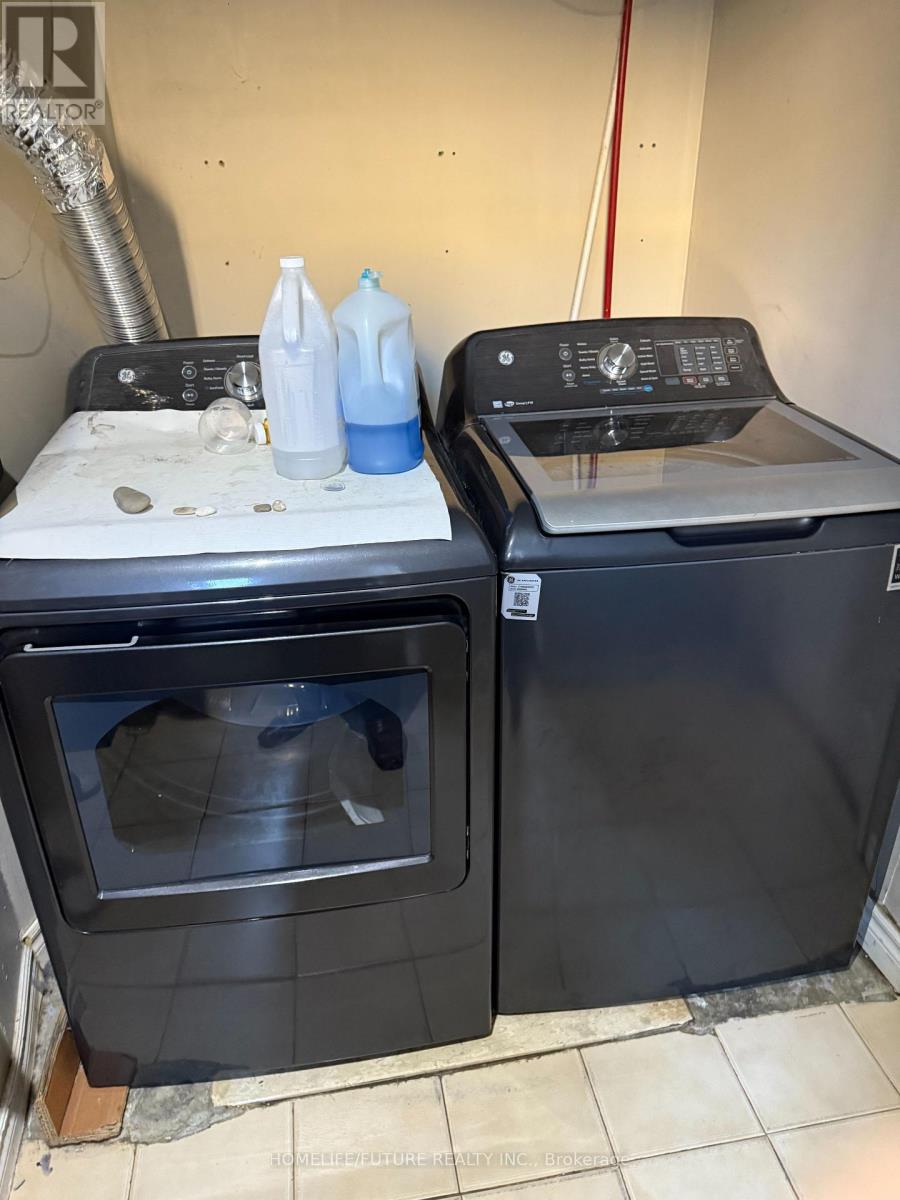 Bsmt - 7147 Harwick Drive, Mississauga, Ontario  L4T 3A5 - Photo 6 - W12774008