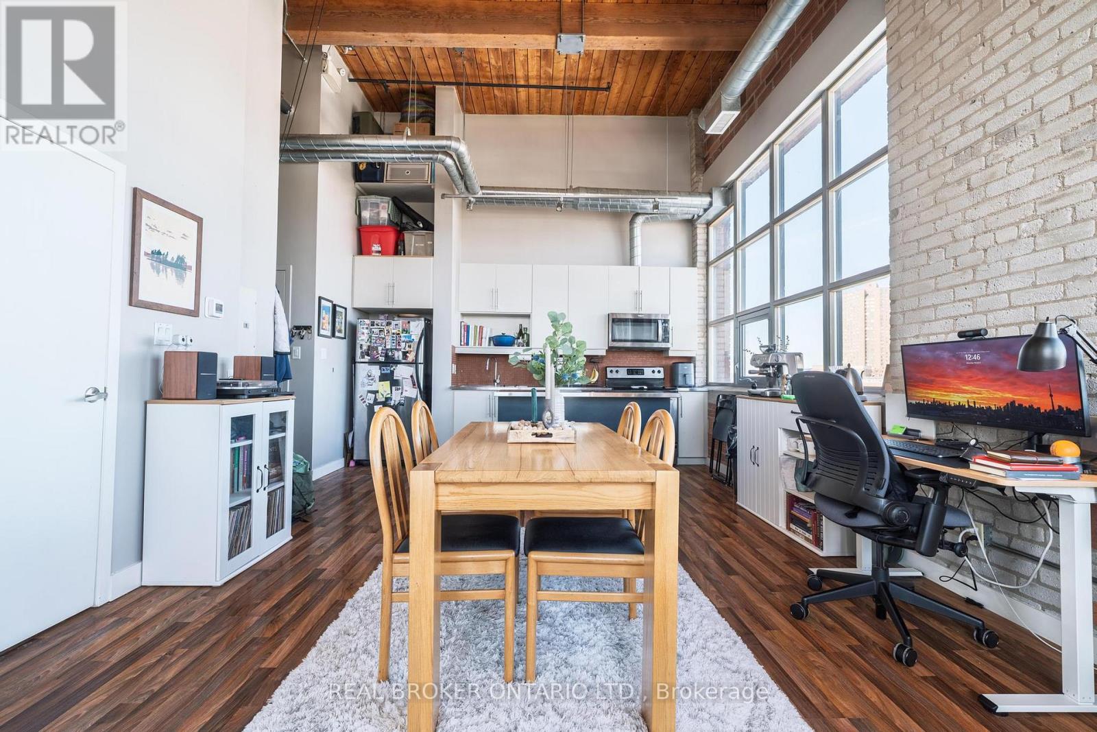 Ph3 - 2154 Dundas Street W, Toronto, Ontario  M6R 1X3 - Photo 16 - W12774010