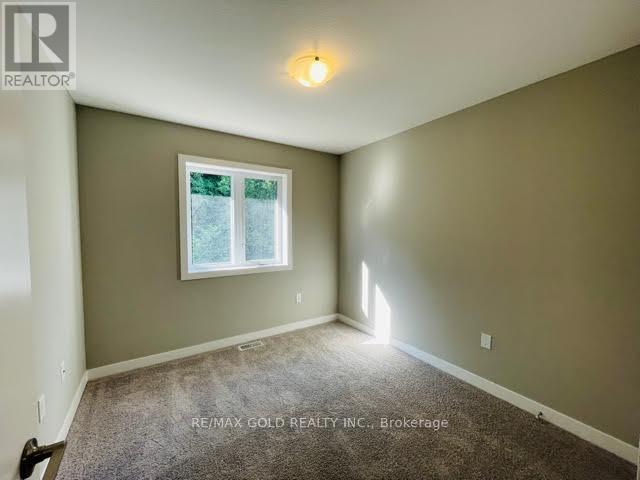 942 Robert Ferrie Drive, Kitchener, Ontario  N2R 1P2 - Photo 14 - X12773988