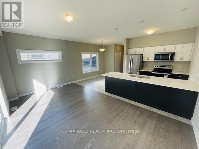 942 Robert Ferrie Drive, Kitchener, Ontario  N2R 1P2 - Photo 8 - X12773988