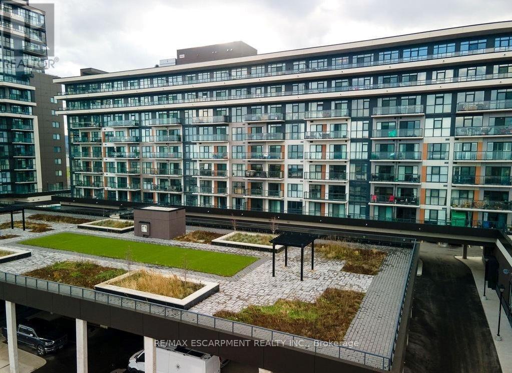 810 - 560 North Service Road, Grimsby, Ontario  L3M 0G1 - Photo 2 - X12773990