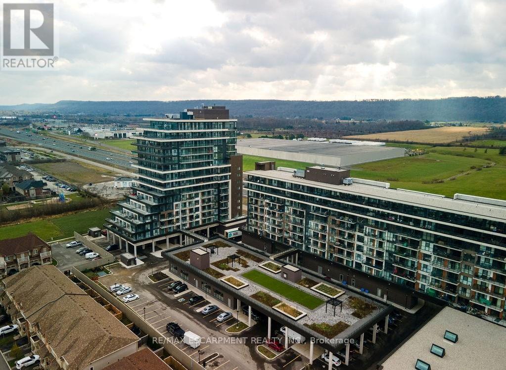 810 - 560 North Service Road, Grimsby, Ontario  L3M 0G1 - Photo 3 - X12773990