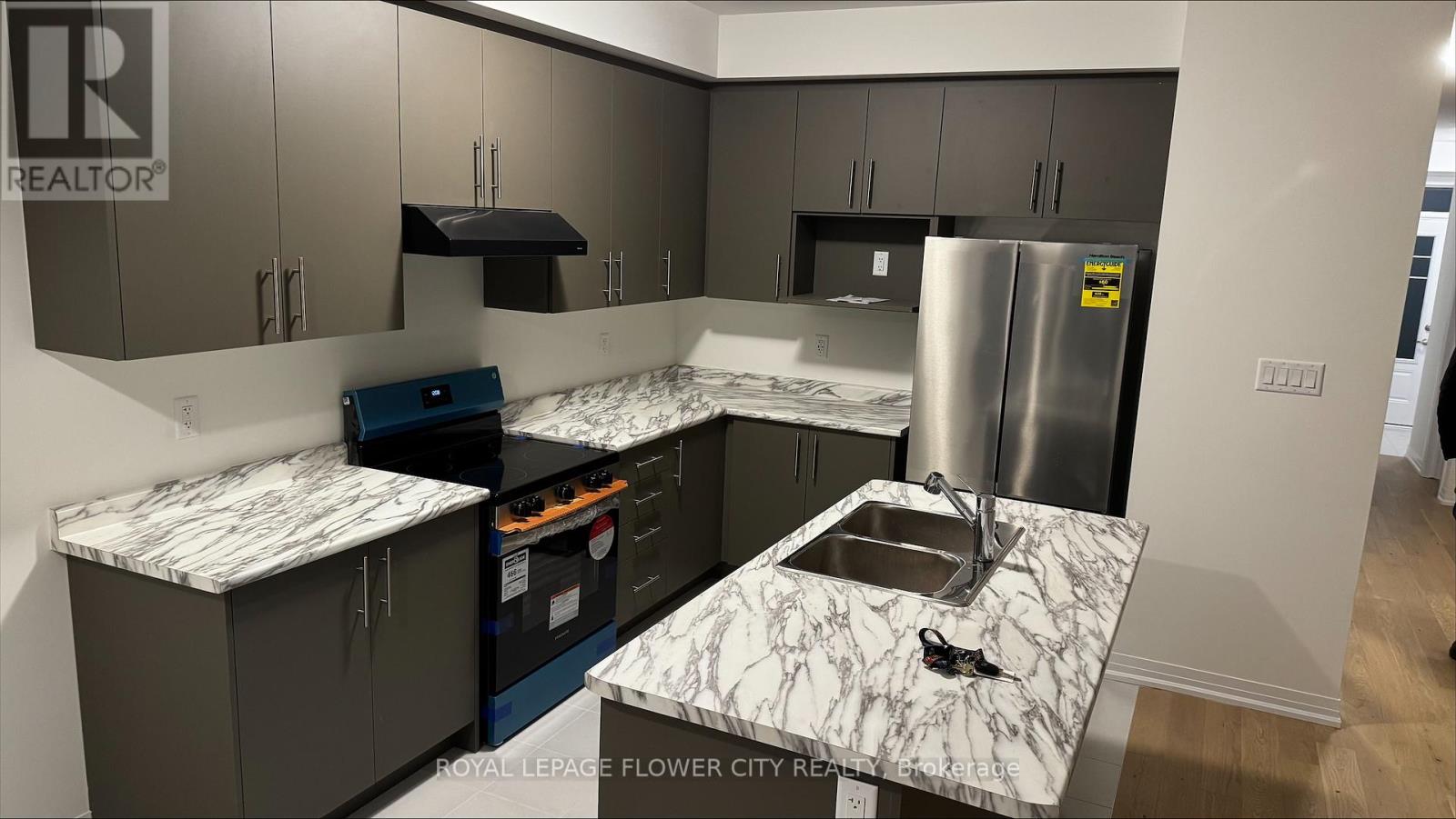 19 Velvet Way S, Thorold, Ontario  L2V 0B7 - Photo 5 - X12773992