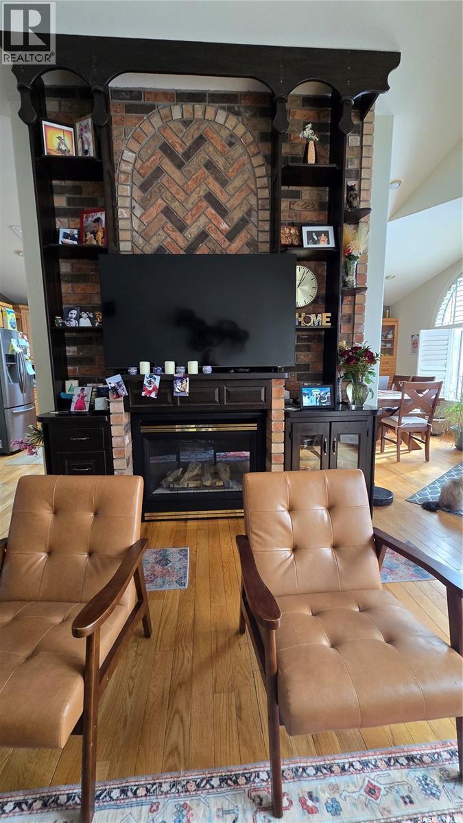 833 Peters Avenue, Oxbow, Saskatchewan  S0C 2B0 - Photo 8 - SK027516