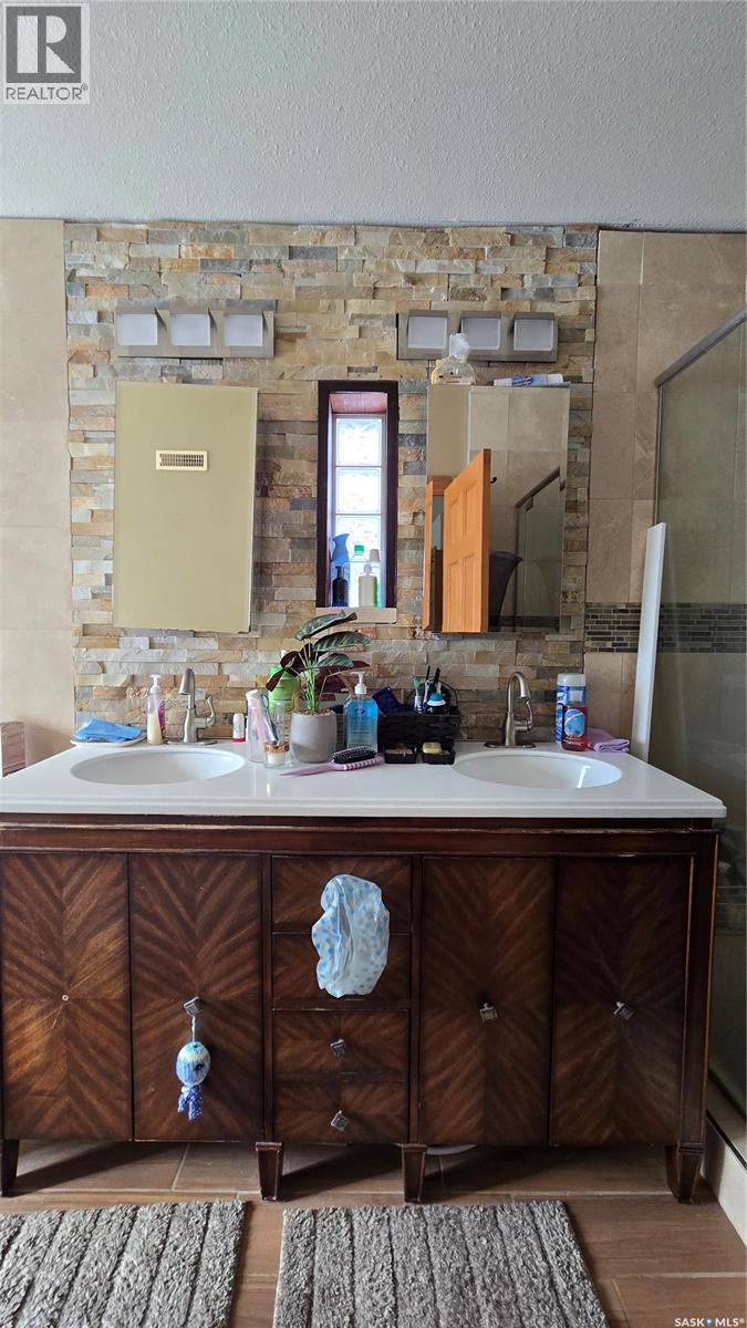 833 Peters Avenue, Oxbow, Saskatchewan  S0C 2B0 - Photo 11 - SK027516