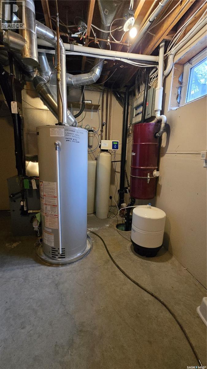 833 Peters Avenue, Oxbow, Saskatchewan  S0C 2B0 - Photo 29 - SK027516