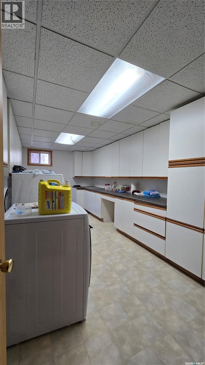 833 Peters Avenue, Oxbow, Saskatchewan  S0C 2B0 - Photo 28 - SK027516