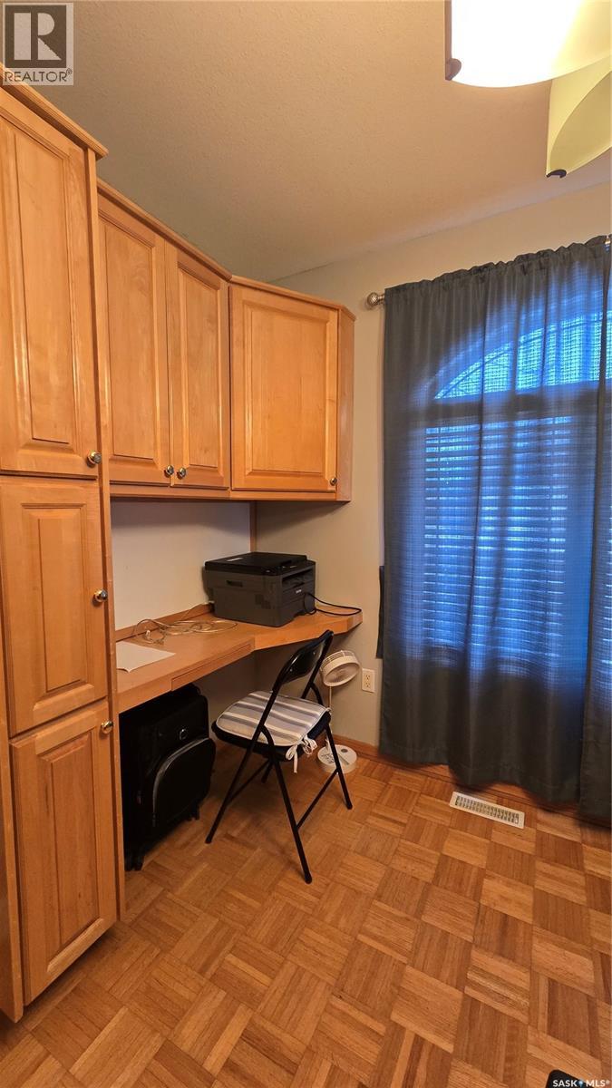 833 Peters Avenue, Oxbow, Saskatchewan  S0C 2B0 - Photo 15 - SK027516